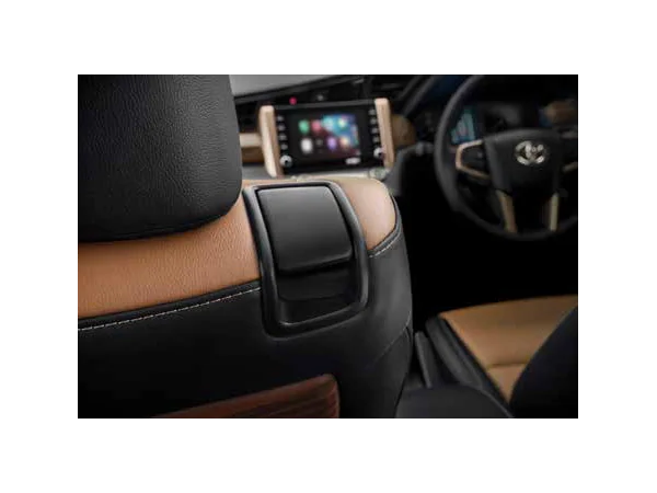 toyota innova crysta innova-crysta-vx-diesel-manual-8-str-platinum-white-pearl interior